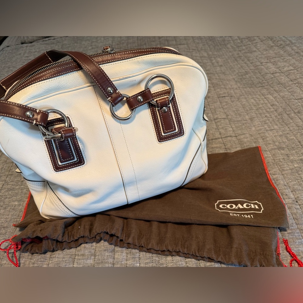 COACH Tote Satchel White large SOHO Brown trim. Dust Bag & Hang Tag. - Picture 3 of 12